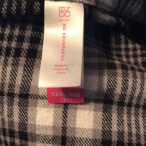 Black & White Long Plaid Shirt - Picture 5 of 5